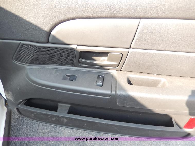 image for item H9746 2010 Ford Crown Victoria Police Interceptor