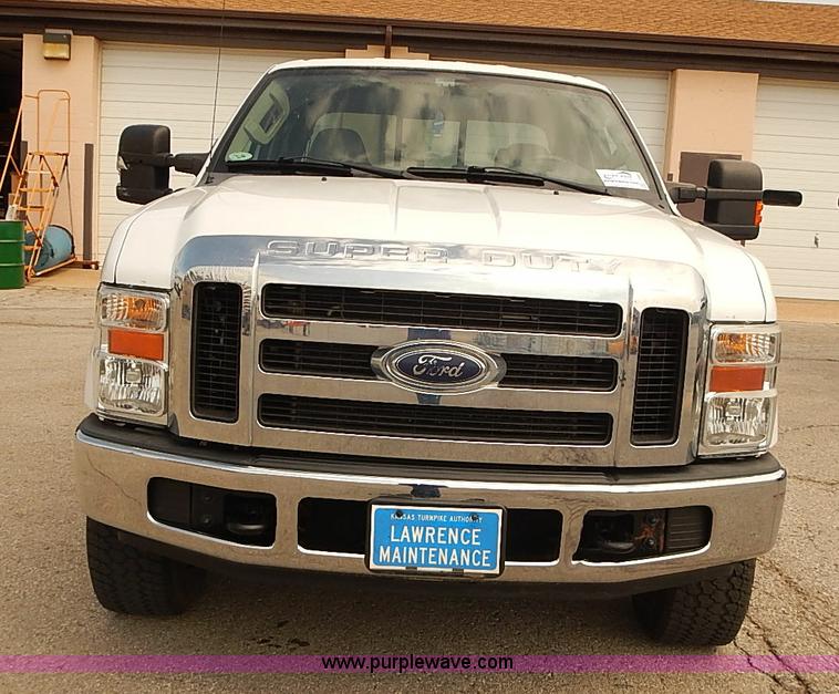 image for item I5485 2008 Ford F250 Super Duty XLT Crew Cab pickup truck