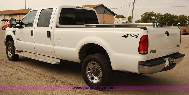 image for item I5485 2008 Ford F250 Super Duty XLT Crew Cab pickup truck