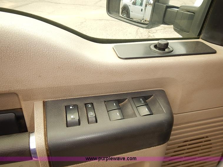 image for item I5485 2008 Ford F250 Super Duty XLT Crew Cab pickup truck
