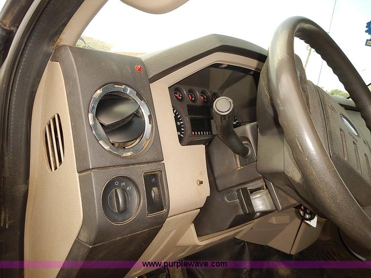 image for item I5485 2008 Ford F250 Super Duty XLT Crew Cab pickup truck