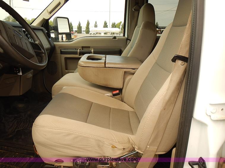 image for item I5485 2008 Ford F250 Super Duty XLT Crew Cab pickup truck