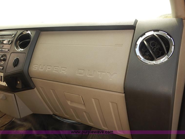 image for item I5485 2008 Ford F250 Super Duty XLT Crew Cab pickup truck