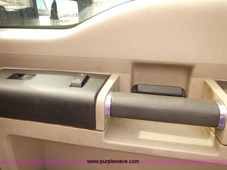 image for item I5485 2008 Ford F250 Super Duty XLT Crew Cab pickup truck