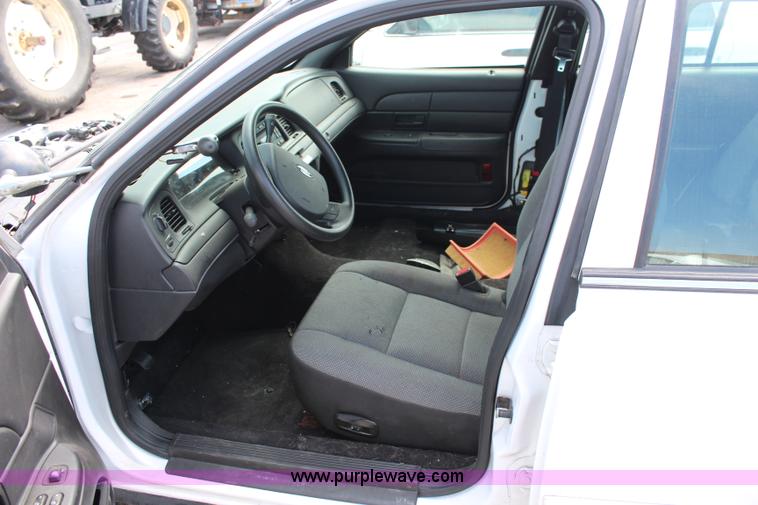 image for item I5767 2008 Ford Crown Victoria Police Interceptor