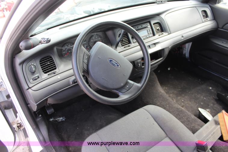 image for item I5767 2008 Ford Crown Victoria Police Interceptor