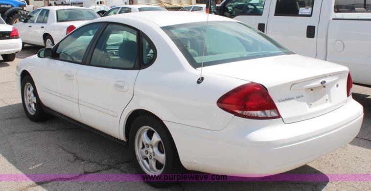 image for item I5774 2004 Ford Taurus SES