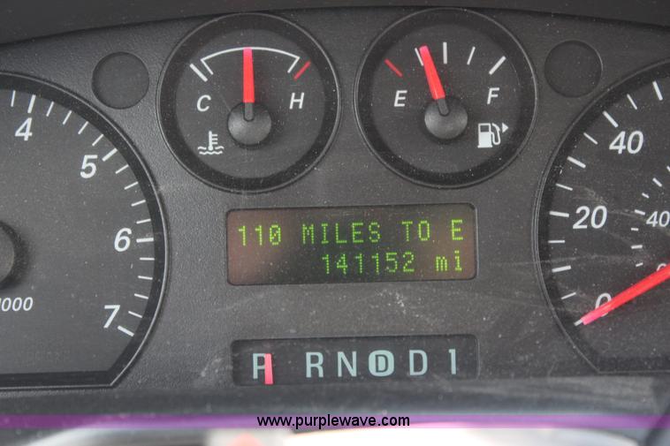 image for item I5774 2004 Ford Taurus SES