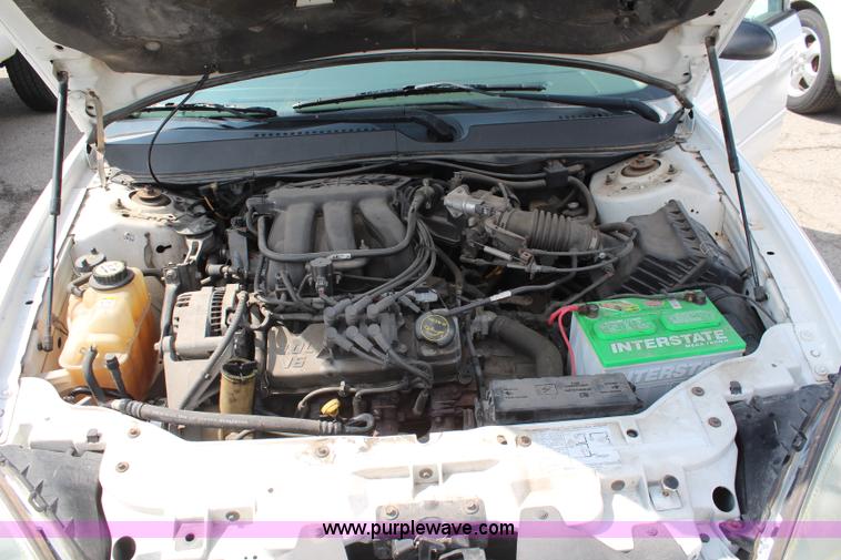 image for item I5774 2004 Ford Taurus SES