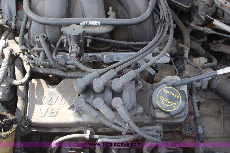 image for item I5774 2004 Ford Taurus SES