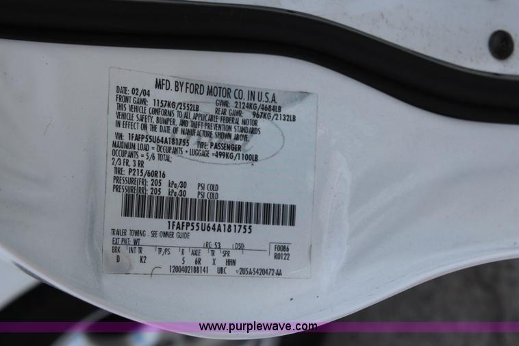 image for item I5774 2004 Ford Taurus SES