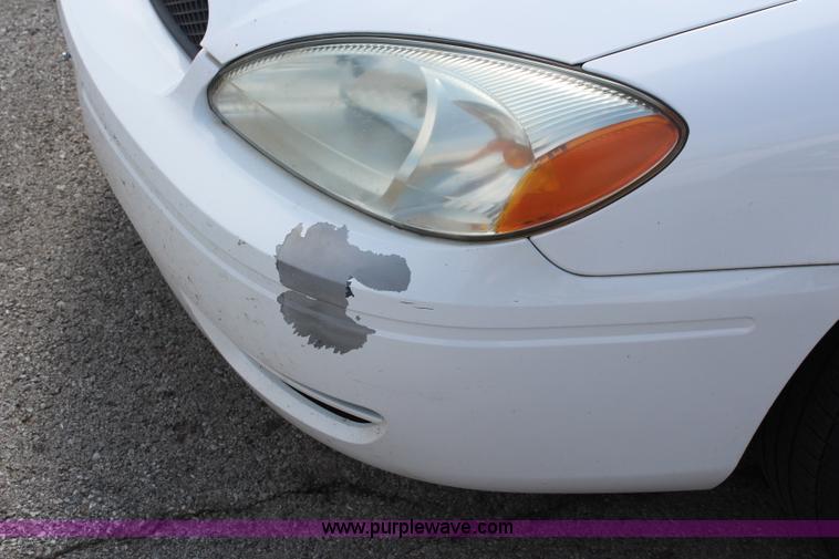 image for item I5774 2004 Ford Taurus SES