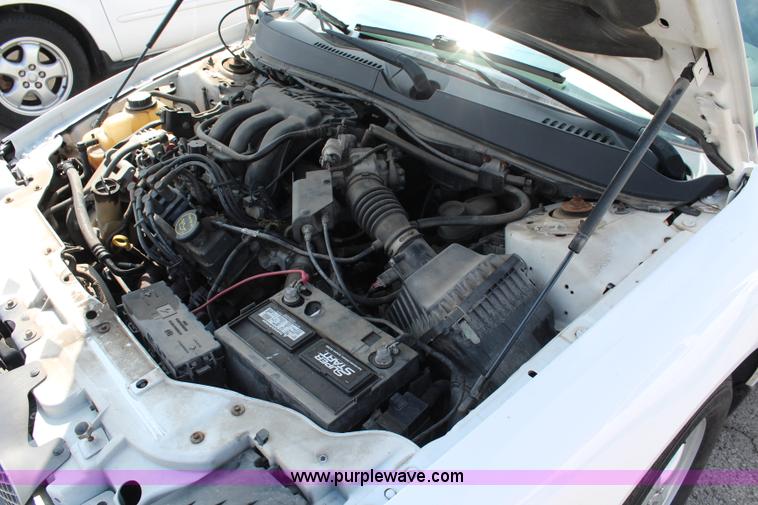 image for item I5775 2004 Ford Taurus SES