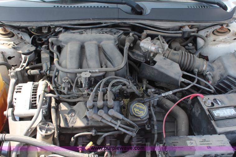 image for item I5775 2004 Ford Taurus SES