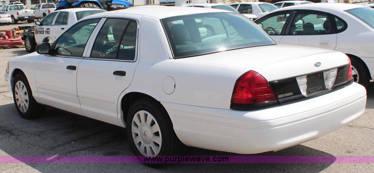 image for item I5776 2008 Ford Crown Victoria Police Interceptor