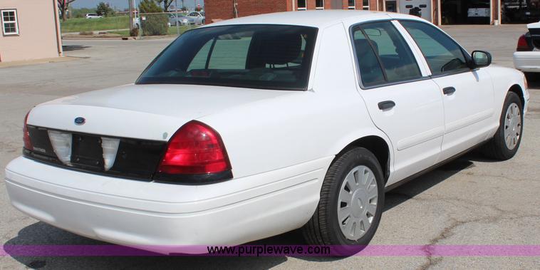 image for item I5776 2008 Ford Crown Victoria Police Interceptor