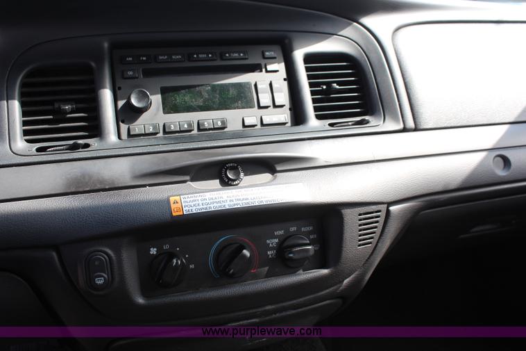 image for item I5776 2008 Ford Crown Victoria Police Interceptor