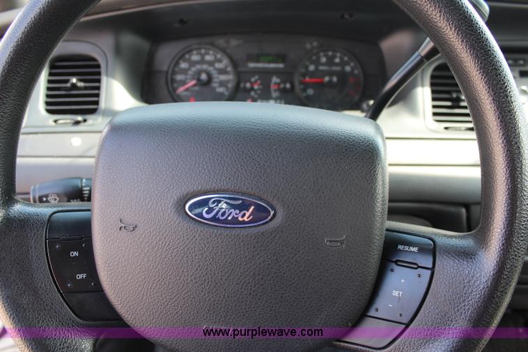 image for item I5776 2008 Ford Crown Victoria Police Interceptor