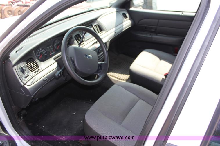 image for item I5777 2011 Ford Crown Victoria Police Interceptor