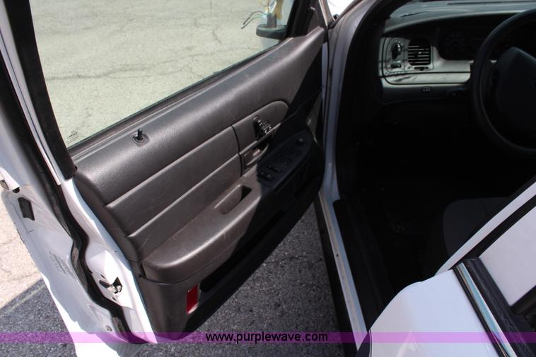 image for item I5777 2011 Ford Crown Victoria Police Interceptor