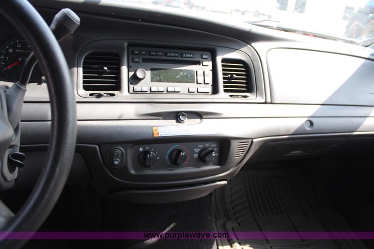 image for item I5777 2011 Ford Crown Victoria Police Interceptor
