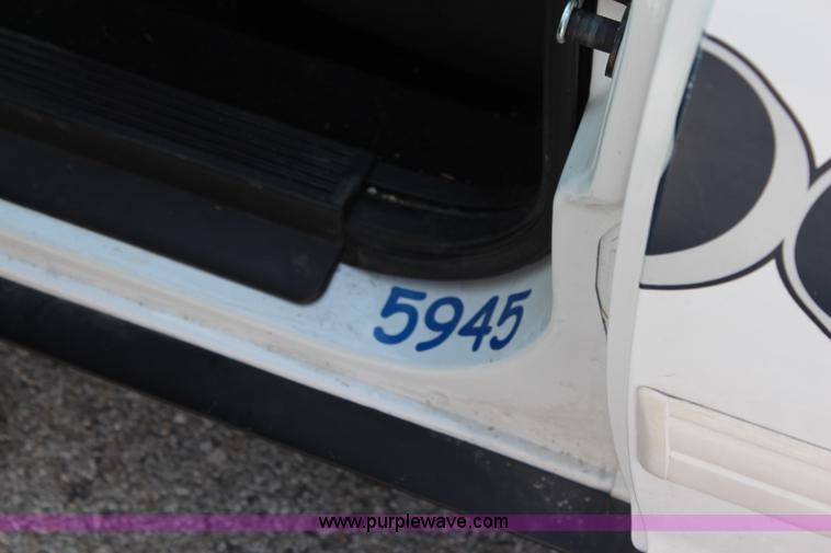 image for item I5777 2011 Ford Crown Victoria Police Interceptor