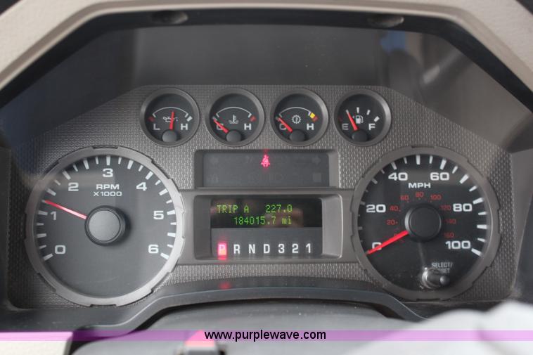 image for item I5822 2008 Ford F250 Super Duty XLT Crew Cab pickup truck