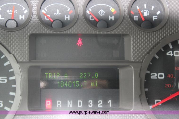 image for item I5822 2008 Ford F250 Super Duty XLT Crew Cab pickup truck