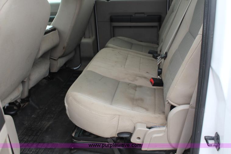 image for item I5822 2008 Ford F250 Super Duty XLT Crew Cab pickup truck