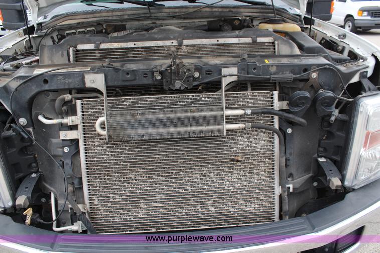 image for item I5822 2008 Ford F250 Super Duty XLT Crew Cab pickup truck