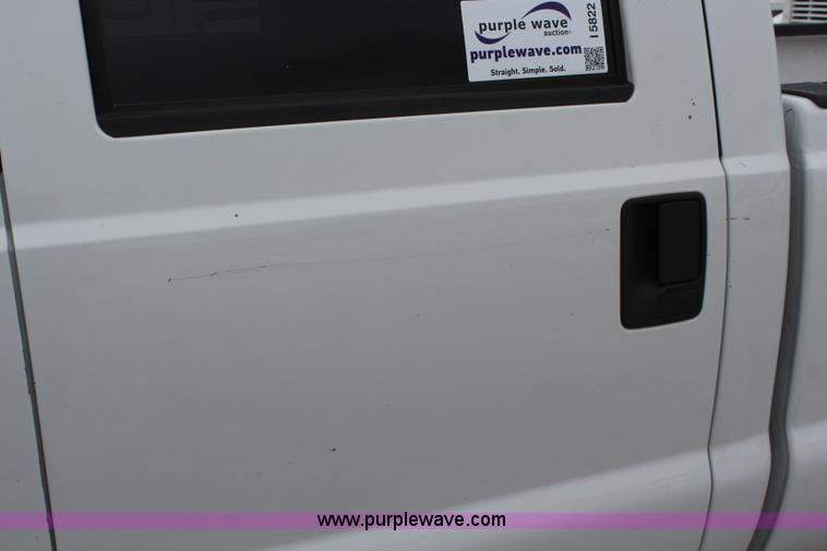 image for item I5822 2008 Ford F250 Super Duty XLT Crew Cab pickup truck