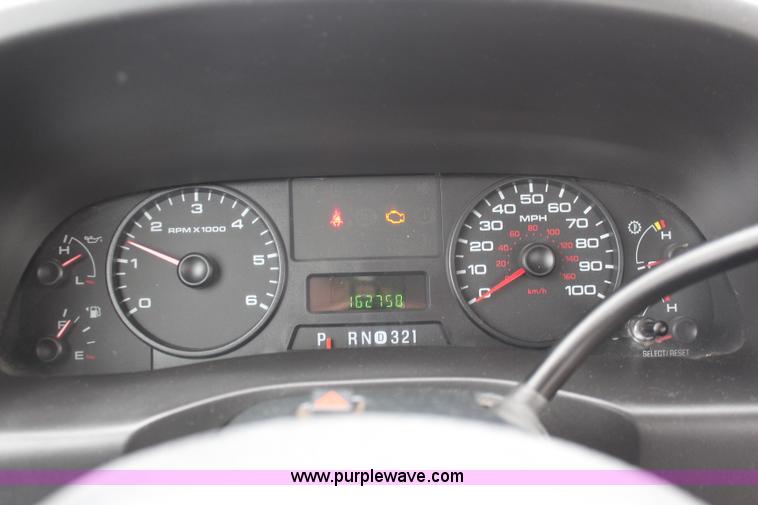 image for item I5823 2006 Ford F250 Super Duty XLT Crew Cab pickup truck