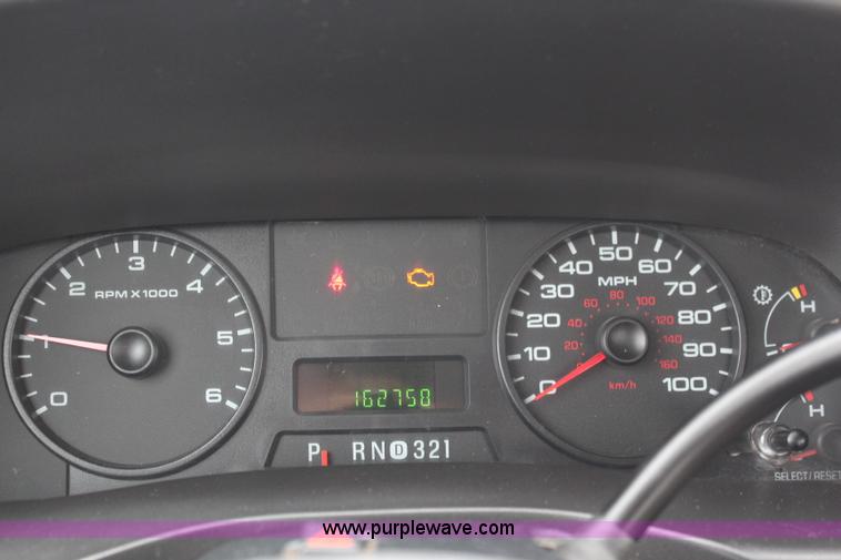 image for item I5823 2006 Ford F250 Super Duty XLT Crew Cab pickup truck