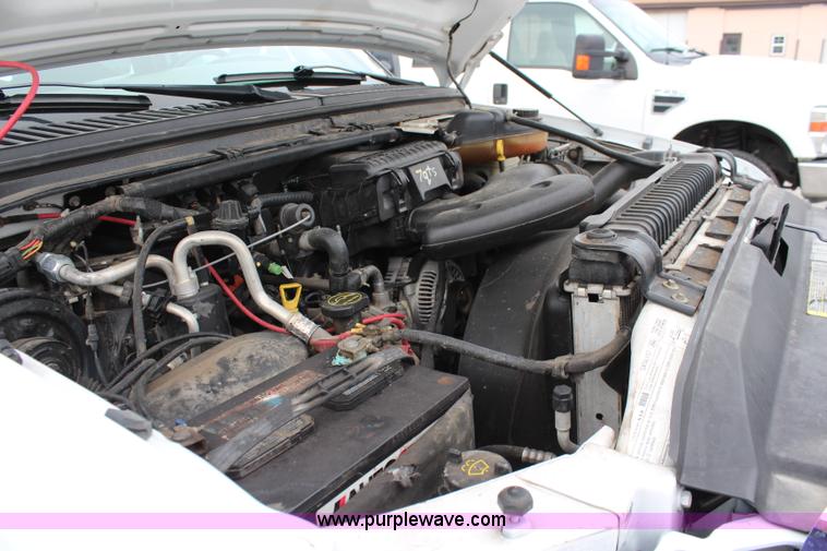 image for item I5823 2006 Ford F250 Super Duty XLT Crew Cab pickup truck