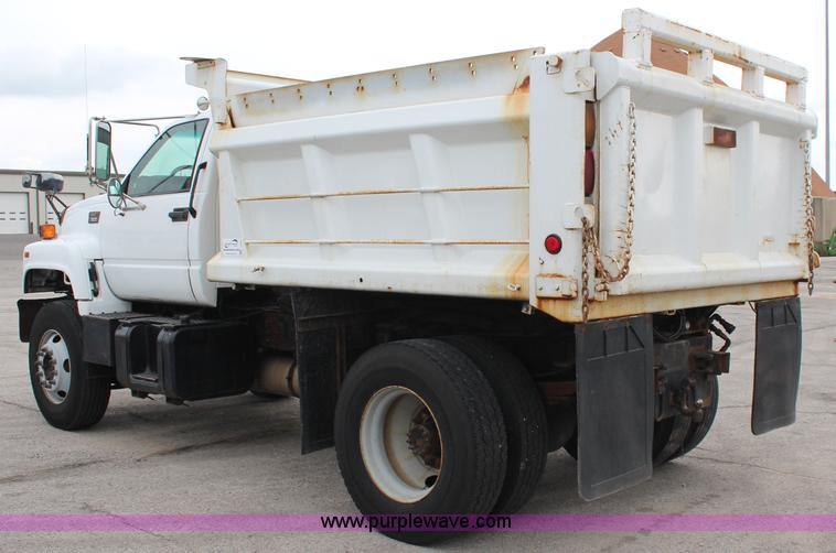 image for item I5824 2001 GMC C7500 dump truck