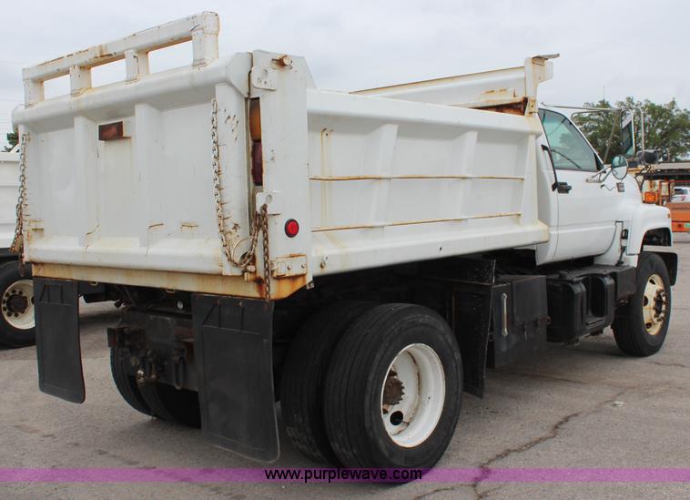 image for item I5824 2001 GMC C7500 dump truck