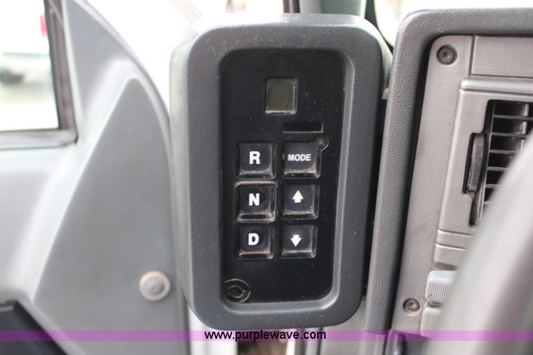 image for item I5824 2001 GMC C7500 dump truck