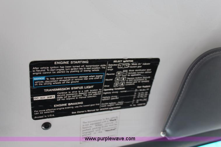 image for item I5824 2001 GMC C7500 dump truck