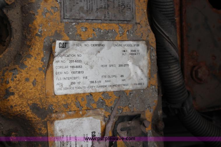 image for item I5824 2001 GMC C7500 dump truck