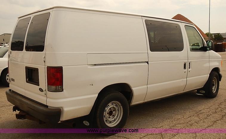 image for item J3112 2003 Ford E150 van