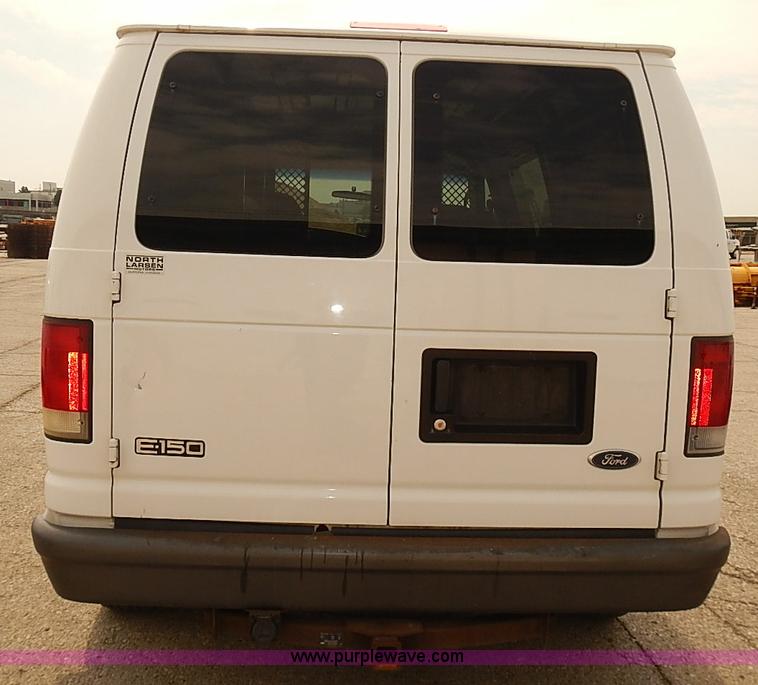image for item J3112 2003 Ford E150 van