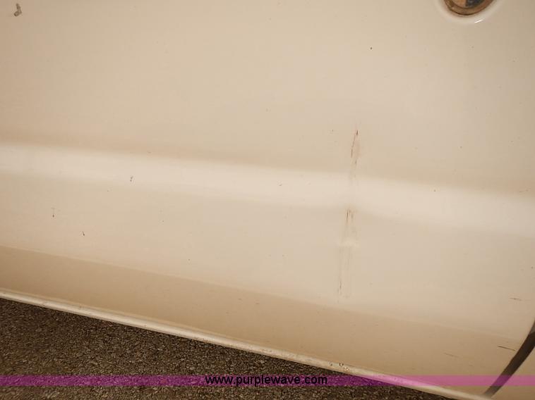 image for item J3112 2003 Ford E150 van