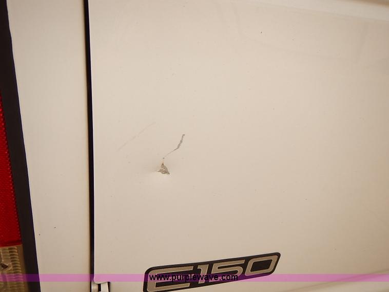 image for item J3112 2003 Ford E150 van