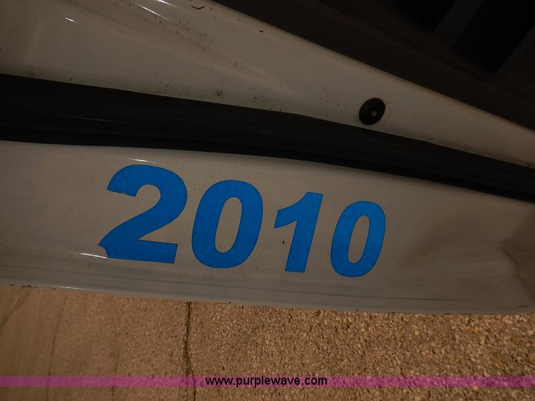 image for item J3112 2003 Ford E150 van