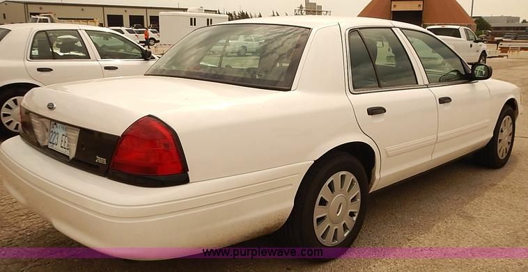 image for item J3113 2011 Ford Crown Victoria Police Interceptor