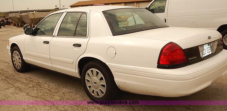 image for item J3113 2011 Ford Crown Victoria Police Interceptor