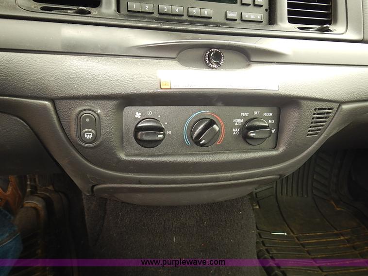 image for item J3113 2011 Ford Crown Victoria Police Interceptor