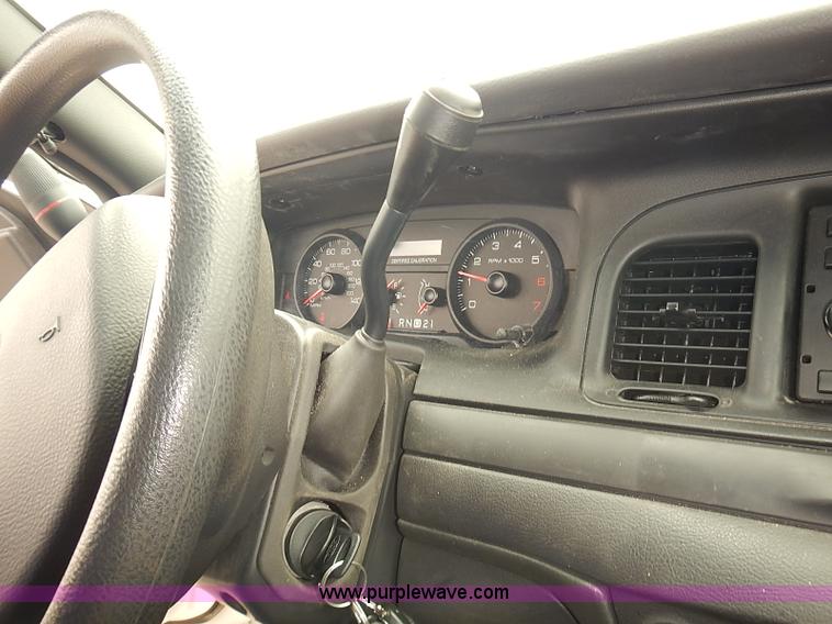 image for item J3113 2011 Ford Crown Victoria Police Interceptor