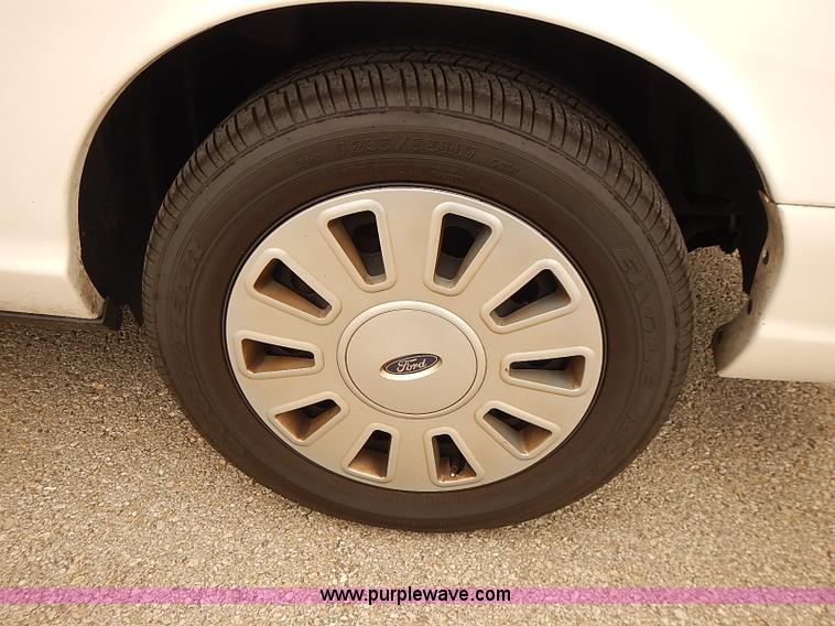 image for item J3113 2011 Ford Crown Victoria Police Interceptor