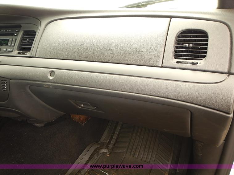 image for item J3113 2011 Ford Crown Victoria Police Interceptor